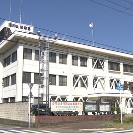 京都・福知山市で電気工事の警備員が宅配中のトラックにひかれる　意識不明の重体